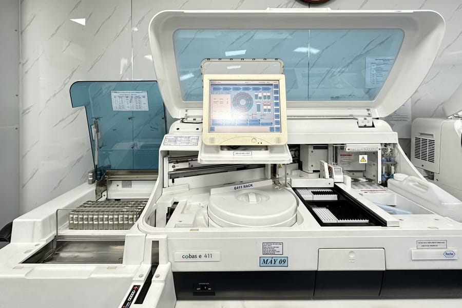 Xét nghiệm miễn dịch tự động Cobas E411